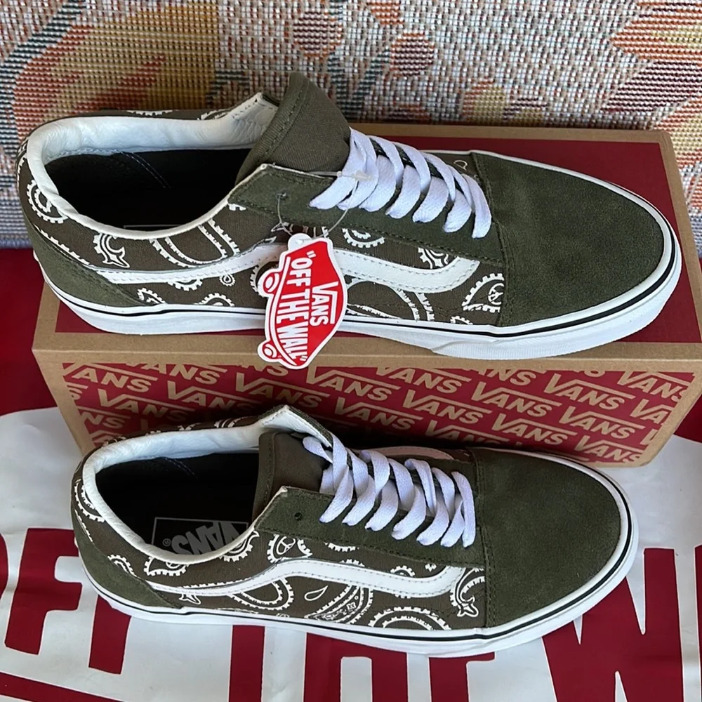 Vans Men’s Old Skool
(Peace Paisley) Grape Leaf 
VN0A5KRFBOF sneakers - Picture 5 of 16